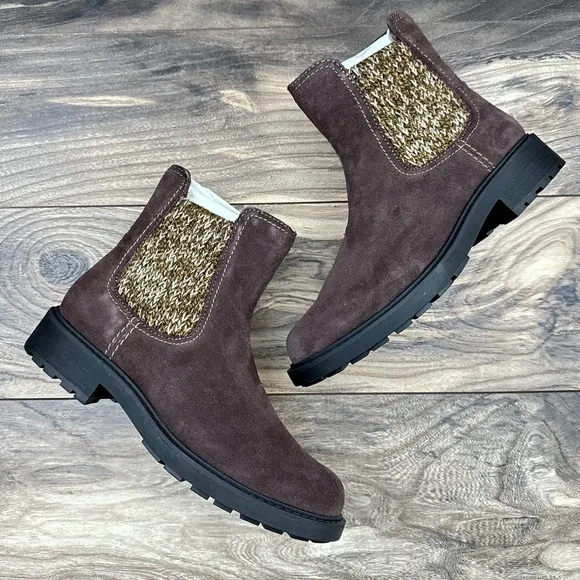 NIB Clarks Opal Sky 7M Dark Brown Suede Comfort Ankle Boots Booties
