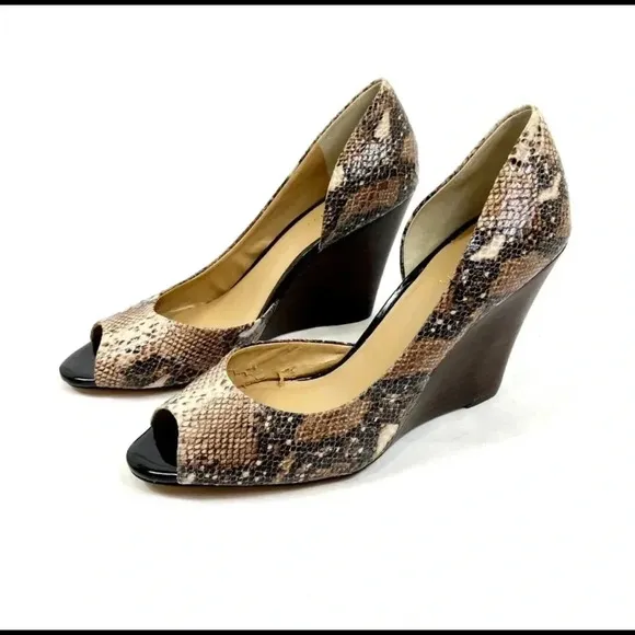 NIB Sole Society Leather Snake Pep Toe Wedges