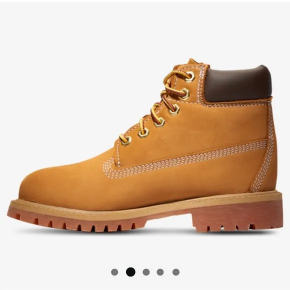 NIB Timberland Children’s 6in Premium Wheat Chukka Boots size 4 Buttas
