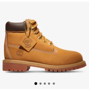 NIB Timberland Children’s 6in Premium Wheat Chukka Boots size 4 Buttas