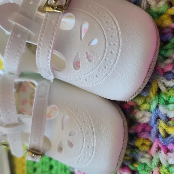 NIB Vintage 1980s White Baby Shoes