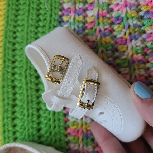 NIB Vintage 1980s White Baby Shoes