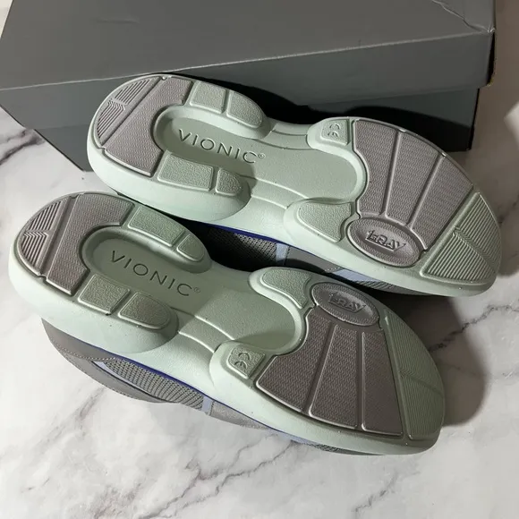 NIB Vionic Olessa Sneakers