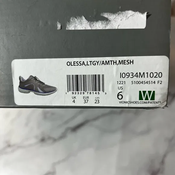 NIB Vionic Olessa Sneakers