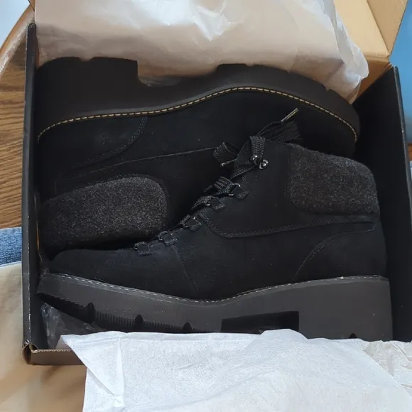 NIB Women's  Naturalizer  Dover Black Suede leather Ankle Boots Size 10