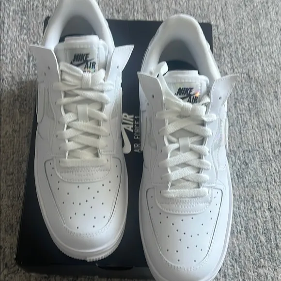 Nike Air Force 1 women’s Fontanka triple White Sneakers