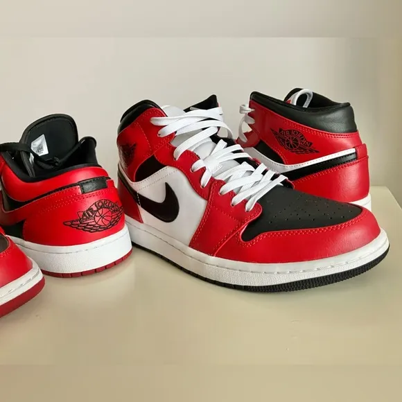Nike Air Jordan 1 Low Reverse Bred &amp; Jordan 1 Mid Chicago Toe Both 9.5 No Boxes