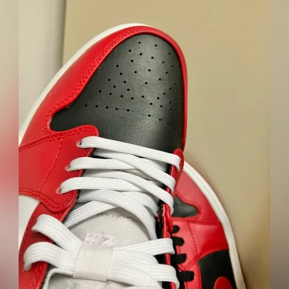 Nike Air Jordan 1 Low Reverse Bred &amp; Jordan 1 Mid Chicago Toe Both 9.5 No Boxes