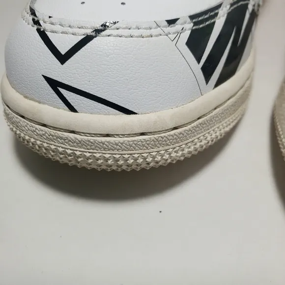 Nike Air Jordan 1 Mid GS All Over Logos 554725-143 White/Blk Youth 7 / Wmn's 8.5