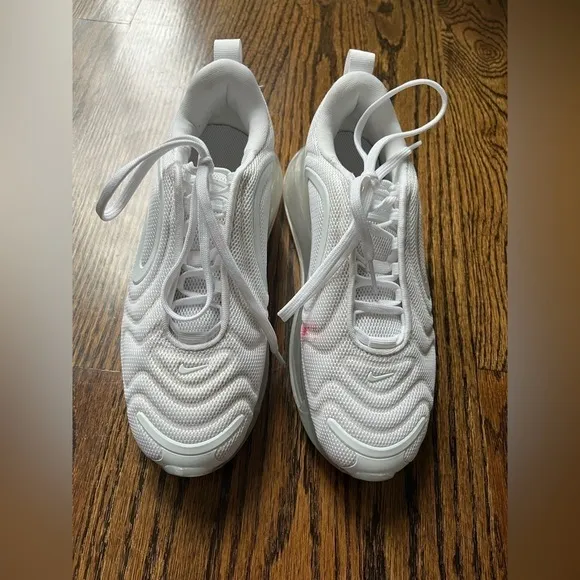 Nike Air Max 720 White Platinum Sneakers big boys Sz. 4.5 US