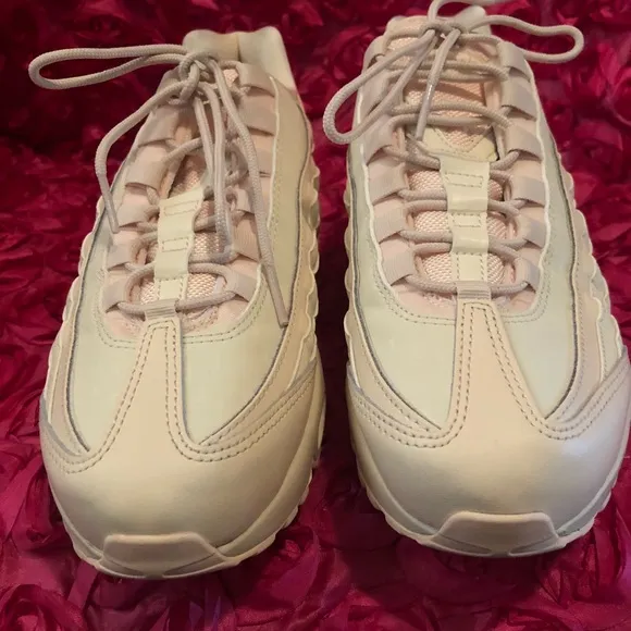 Nike Air Max 95 LX Womens