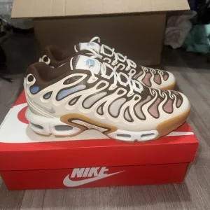 Nike Air Max Plus Drift Phantom Cacao NWOB. Men Size 6 women sz 8 FD4290-001