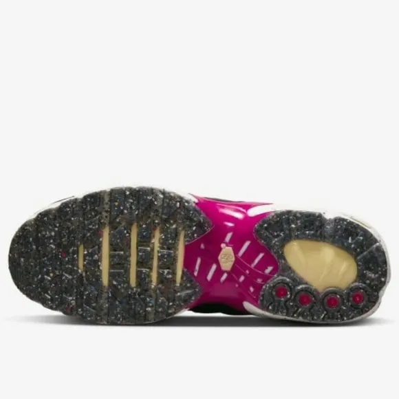 Nike Air Max Terrascape Plus. Brand New. Women Sizes: 9.5 - 13.
