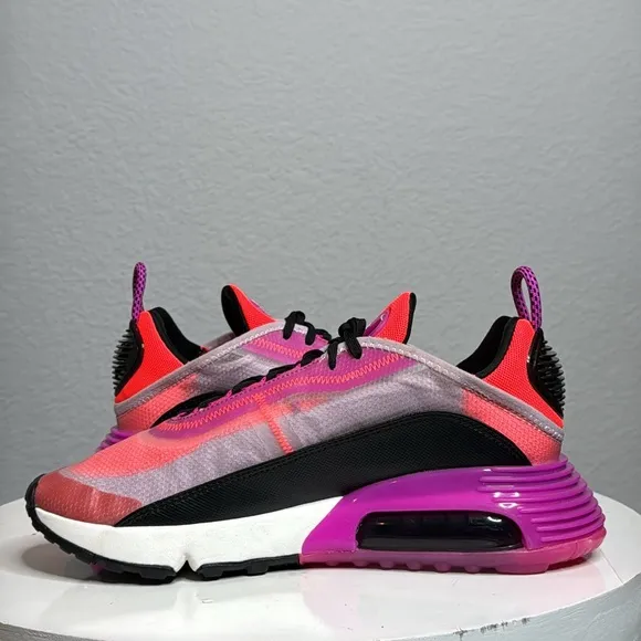 NIKE AIRMAX 2090 FUTURISM IN ICED LILAC WOMENS SNEAKERS