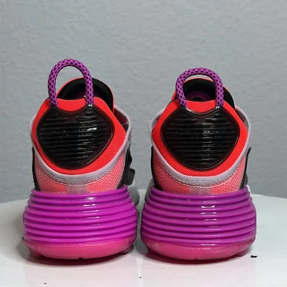 NIKE AIRMAX 2090 FUTURISM IN ICED LILAC WOMENS SNEAKERS