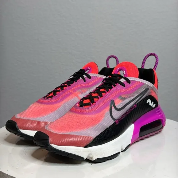NIKE AIRMAX 2090 FUTURISM IN ICED LILAC WOMENS SNEAKERS