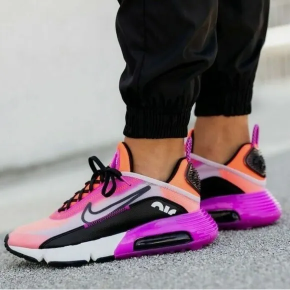 NIKE AIRMAX 2090 FUTURISM IN ICED LILAC WOMENS SNEAKERS
