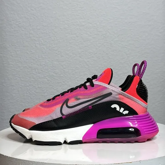 NIKE AIRMAX 2090 FUTURISM IN ICED LILAC WOMENS SNEAKERS