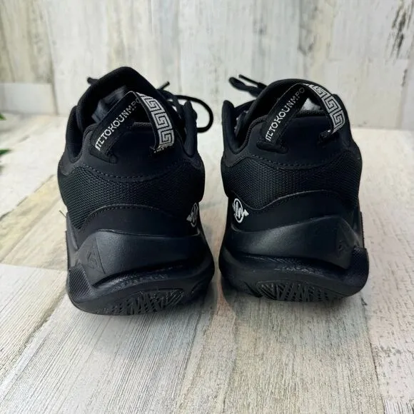 Nike Giannis Immortality 2 Black Holographic Swoosh size 11