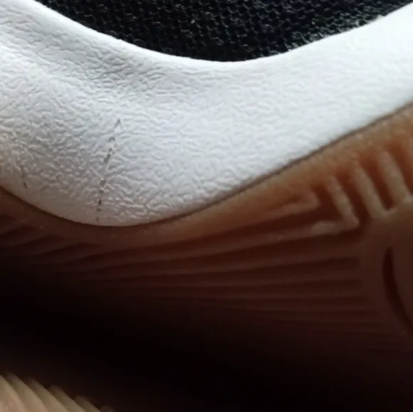 Nike Kyrie 3 &quot;Badge of Honor&quot;
