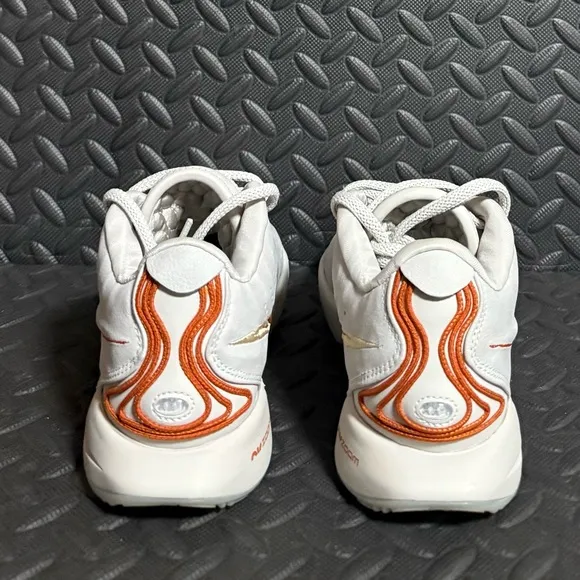 Nike LeBron Basketball Shoes Mens Size 6.5 Womens Size 8