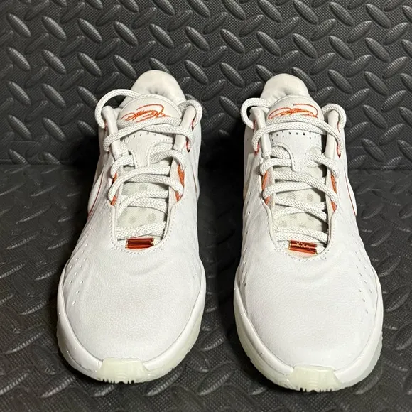 Nike LeBron Basketball Shoes Mens Size 6.5 Womens Size 8