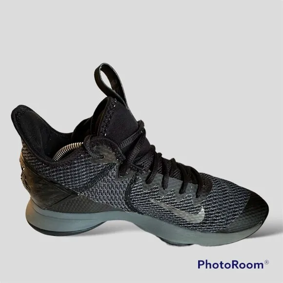 Nike LeBron Witness 4 Black  BV7427 003 Men's Basketball Shoes Size 11 - no box
