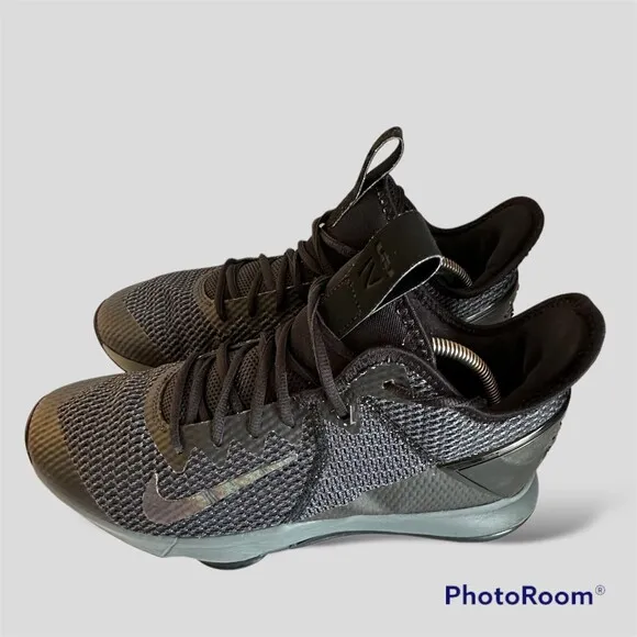 Nike LeBron Witness 4 Black  BV7427 003 Men's Basketball Shoes Size 11 - no box