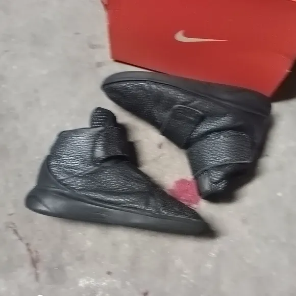 Nike Marxman Premium All Star QS 'Triple Black Iridescent' 6.5Y (8W)