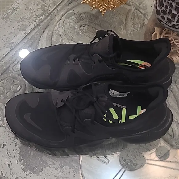 Nike Mens Athletic Shoes Free Rn50 New Size 9.5