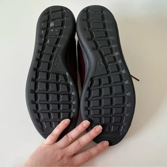 Nike Roshe Burgundy with Neon‎ Lining Shoes