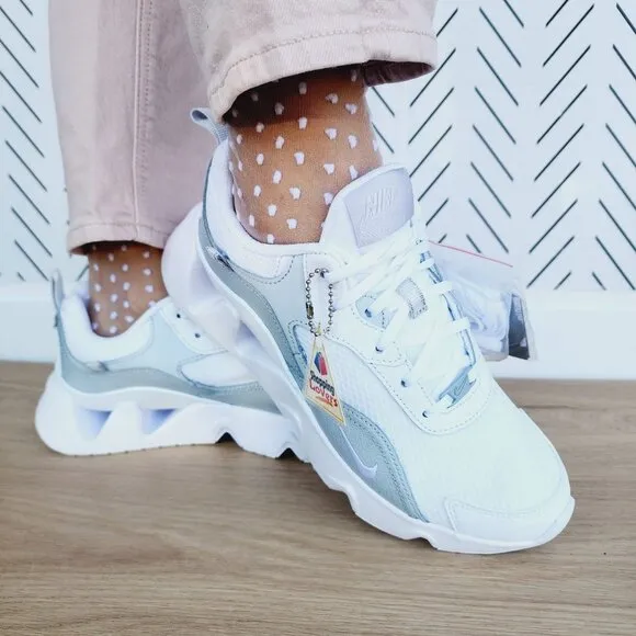 🤩Nike RYZ 365 2 Women's Shoes 10 White Gray CU4874-105 90s Retro Chunky Sneaker