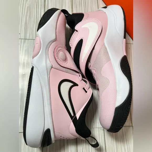 Nike team hustle d 11 big kids basketball shoes sneakers pink 5.5Y DV8996‎ 600