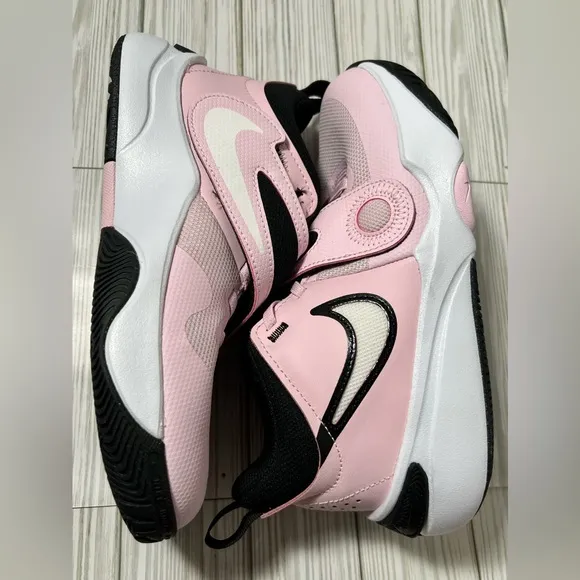 Nike team hustle d 11 big kids basketball shoes sneakers pink 5.5Y DV8996‎ 600