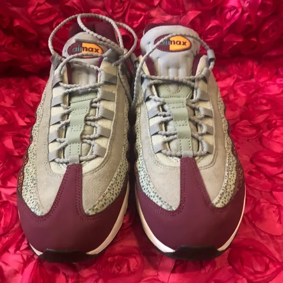 Nike Women's Air Max 95 Premium