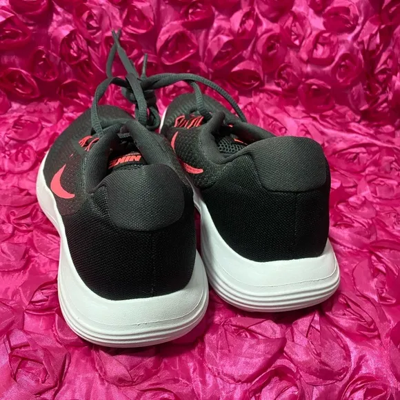 Nike Women's Lunarconverge