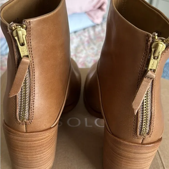 Nisolo Tan Ankle Boots Stylish and Versatile