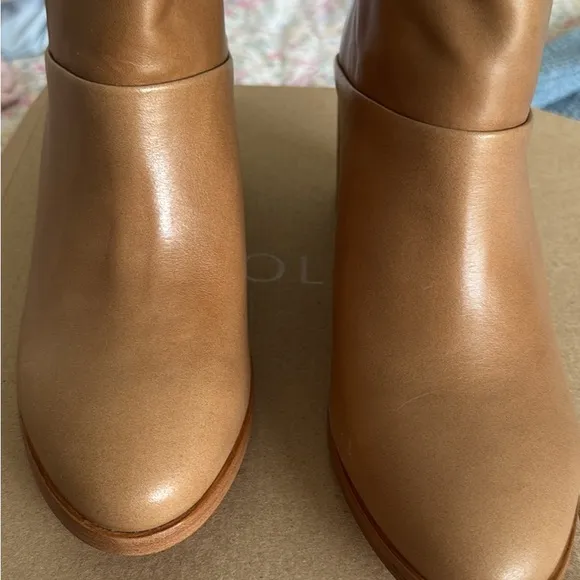 Nisolo Tan Ankle Boots Stylish and Versatile
