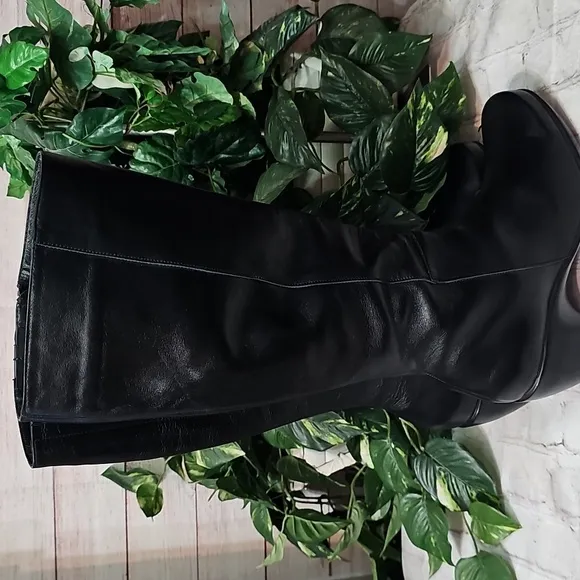 Noat Elegant Black Leather Women's Boots NWOB 41/10