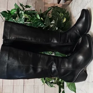 Noat Elegant Black Leather Women's Boots NWOB 41/10
