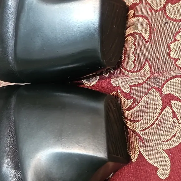 Noat Elegant Black Leather Women's Boots NWOB 41/10