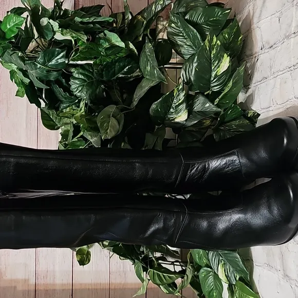 Noat Elegant Black Leather Women's Boots NWOB 41/10