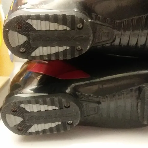 Nordica Heavy ski boots