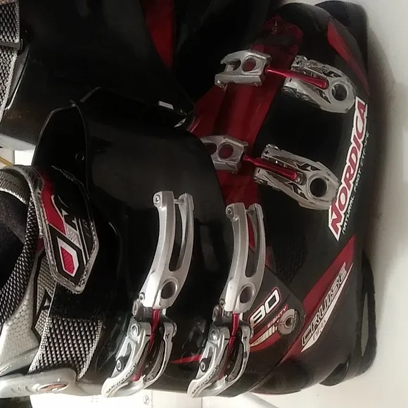 Nordica Heavy ski boots