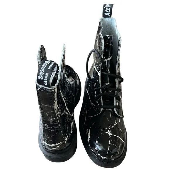 NWOB- Dr. Martens 1460 PASCAL MARBLE Boots.