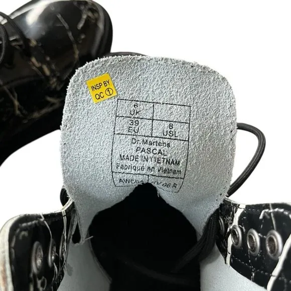 NWOB- Dr. Martens 1460 PASCAL MARBLE Boots.