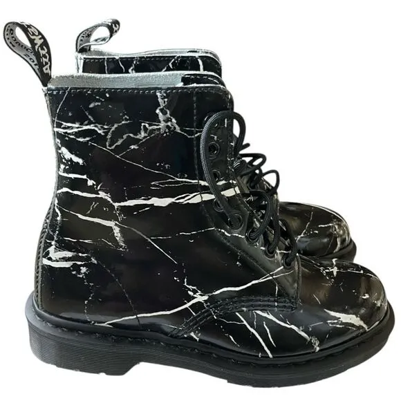 NWOB- Dr. Martens 1460 PASCAL MARBLE Boots.