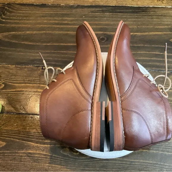 NWOB Men's Brown Leather Chukka Boots