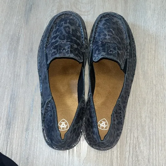 NWOT Ariat Cruiser Shoes Women’s Dark Shadow Gray Leather Slip On Boat metallic