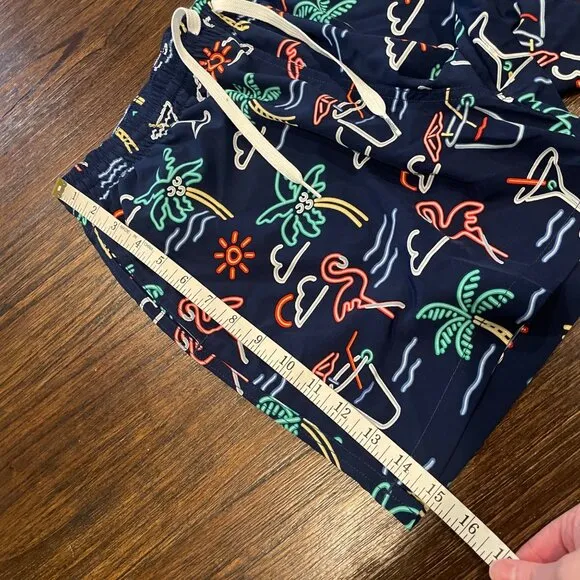 NWOT Chubbies Men's M Neon Lights 4.5-5&quot; Classic Swim Trunk Navy Graphic Print